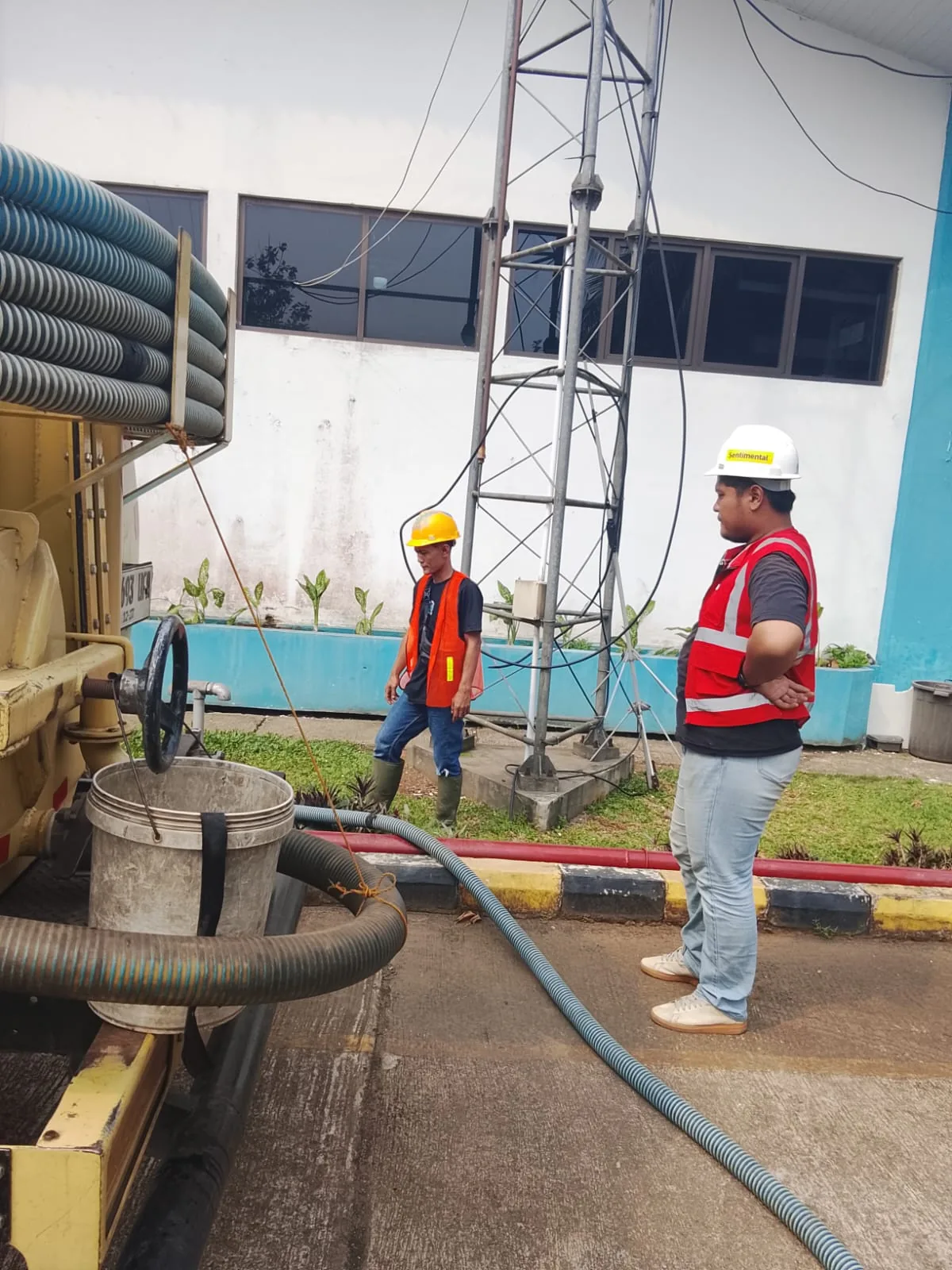 Mobil sedot WC CV Karya Utama Solusi untuk layanan Jakarta Utara